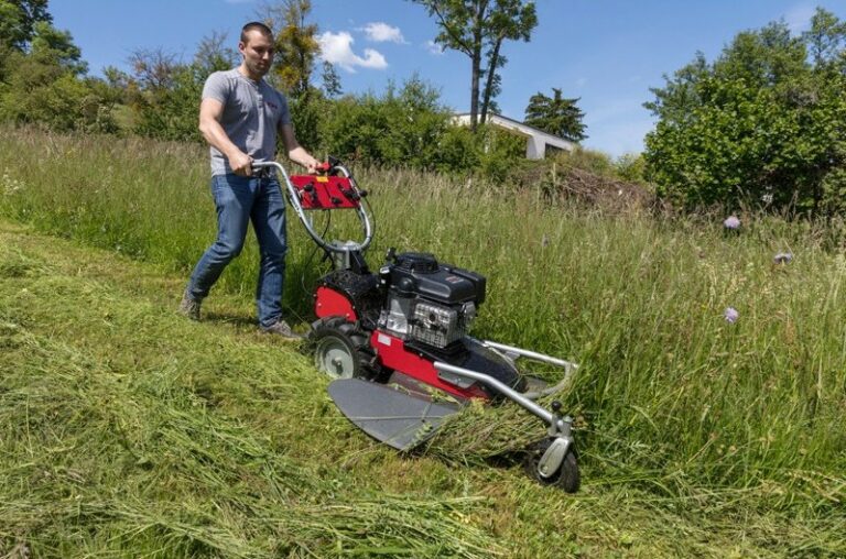 Faucheuse broyeuse, KIVA BAKUS 13, Beck Motoculture à Barbuise dans l'Aube, Marne